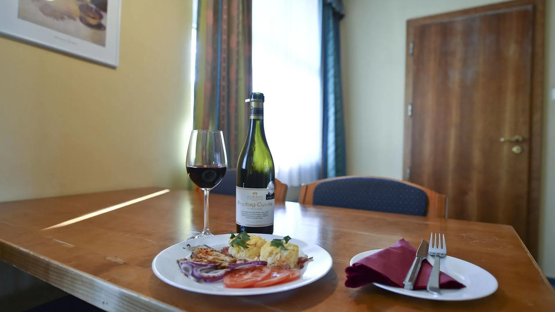 Hotel Unicornis Eger