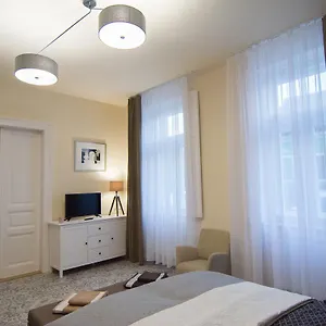 Apartman Zora, Eger