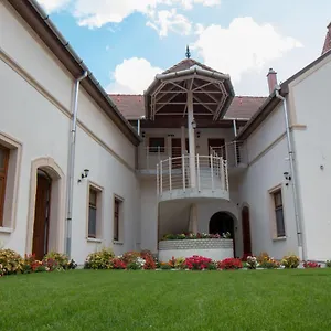 Aparthotel Mecset, Eger