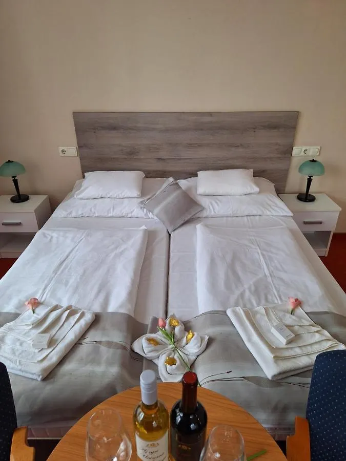 Hotel Unicornis Eger