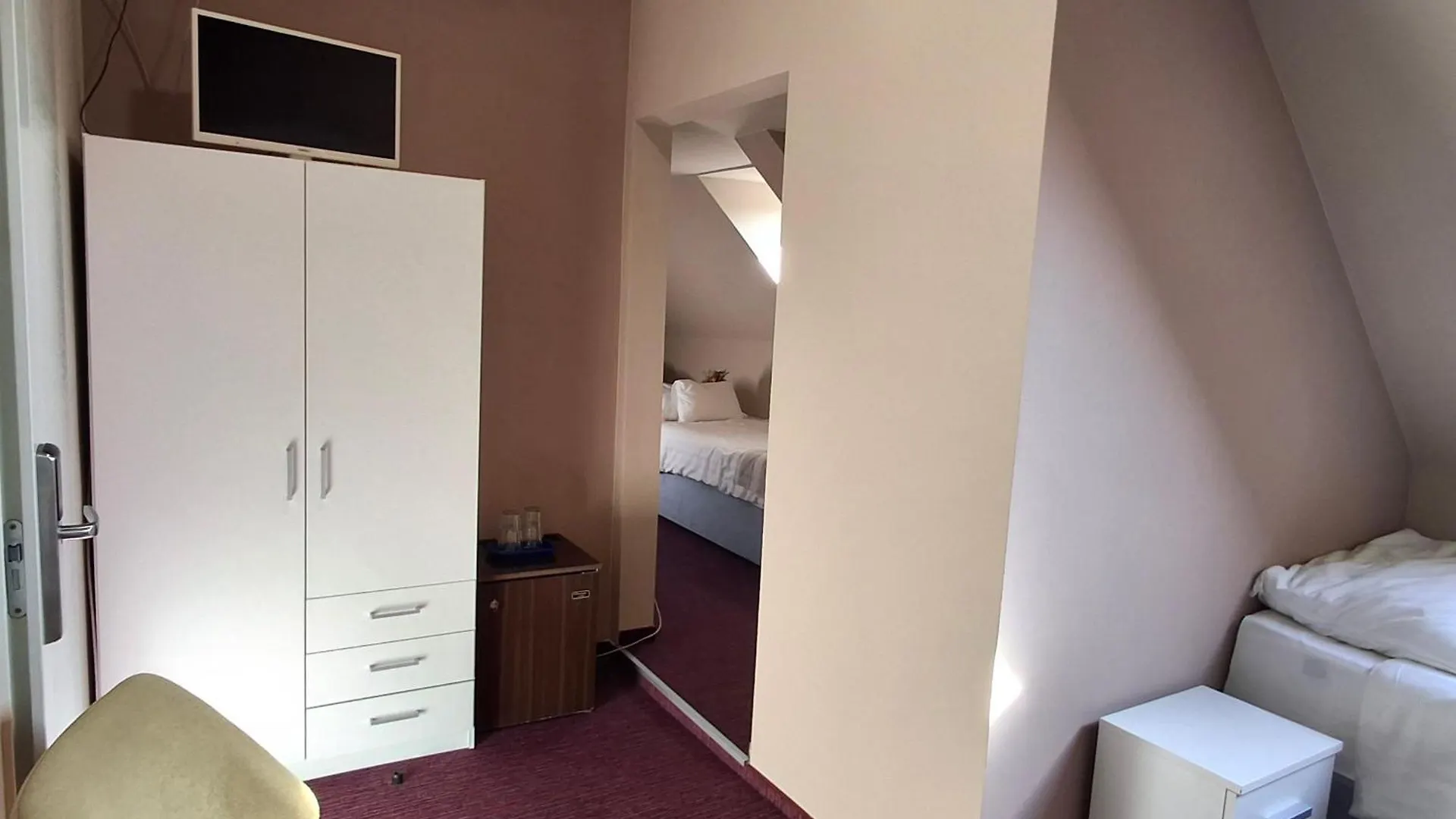 Hotel Unicornis Eger 3*,