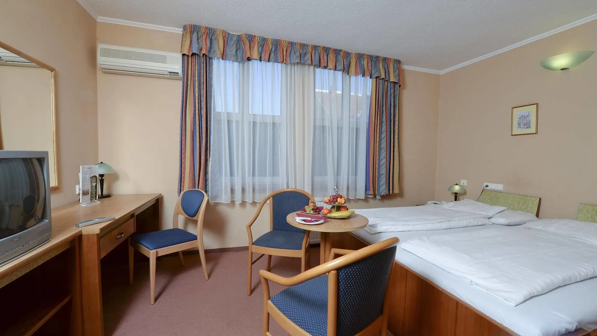 Hotel Unicornis Eger 3*,  Hungary