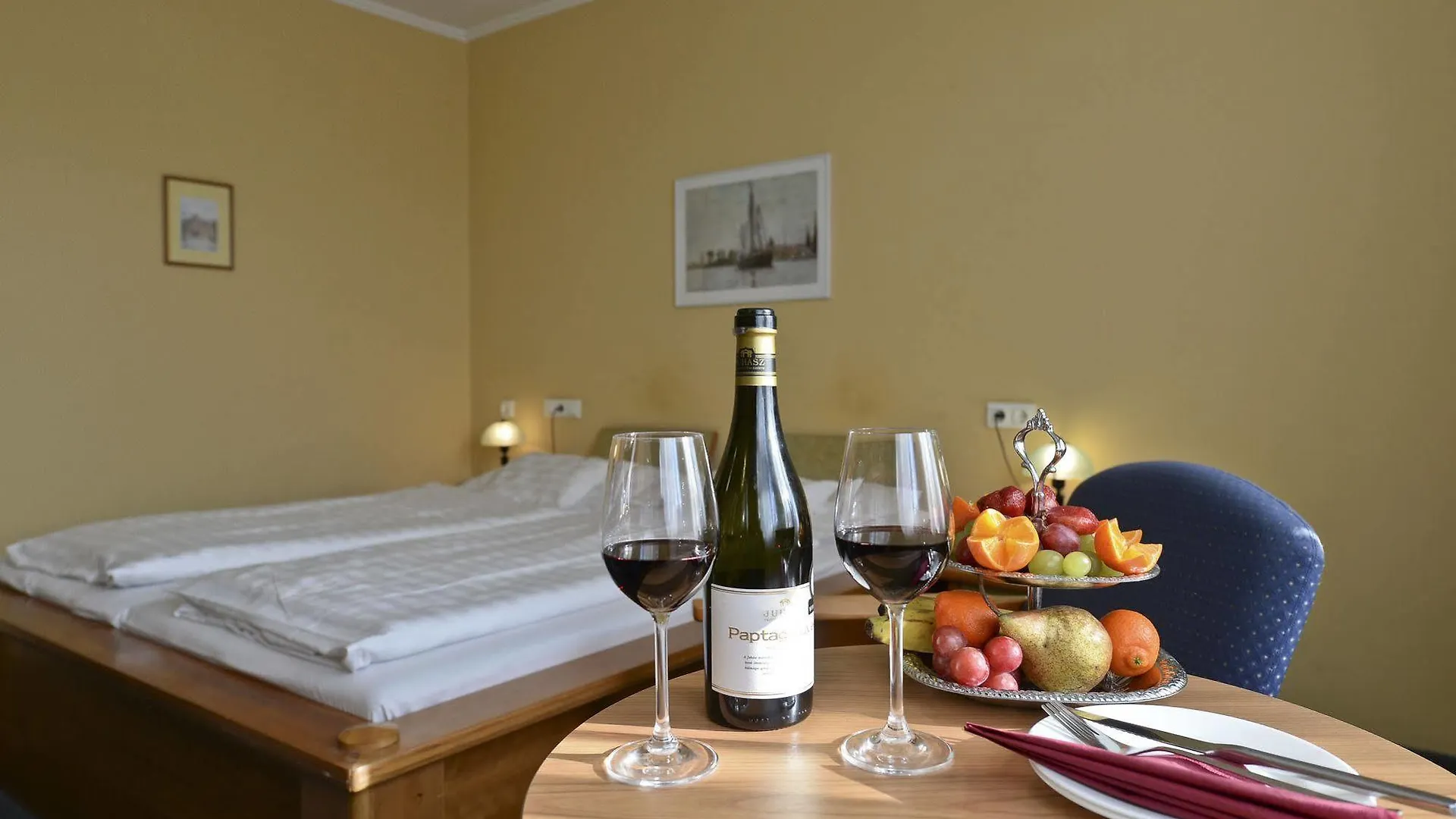 Hotel Unicornis Eger